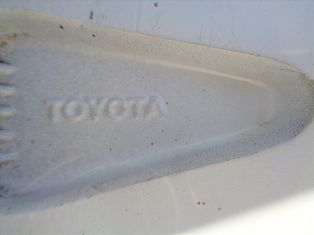 Toyota gyári alufelni 17-es, 5×114.3-as osztóval, jó állapotban eladó.  7. kép