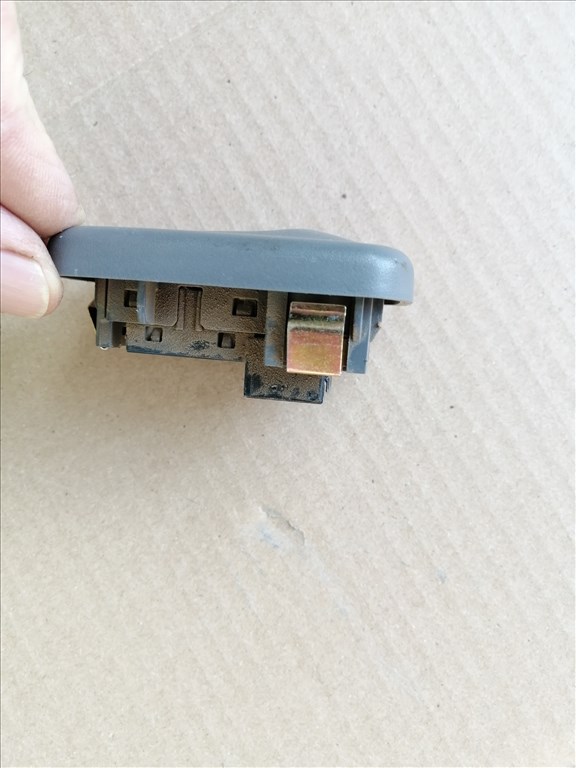 Mazda B 2500 Bal hátsó Ablakemelő Kapcsoló  3. kép