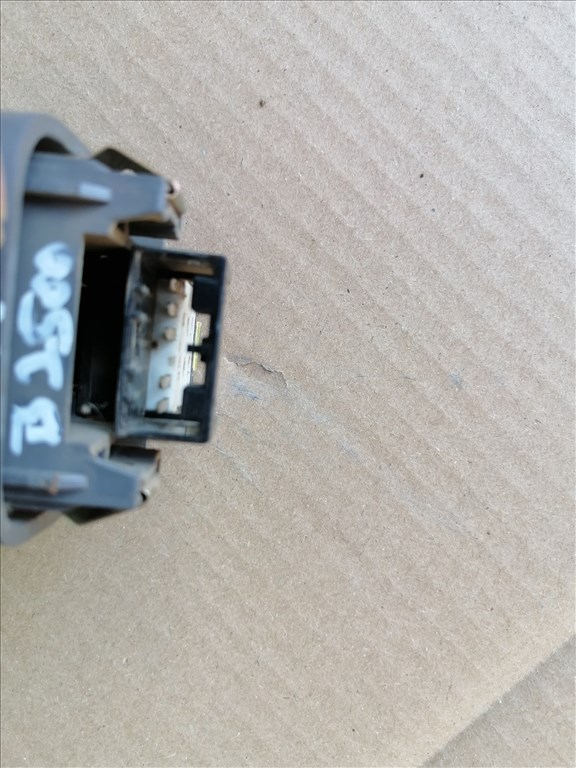 Mazda B 2500 Bal hátsó Ablakemelő Kapcsoló  4. kép