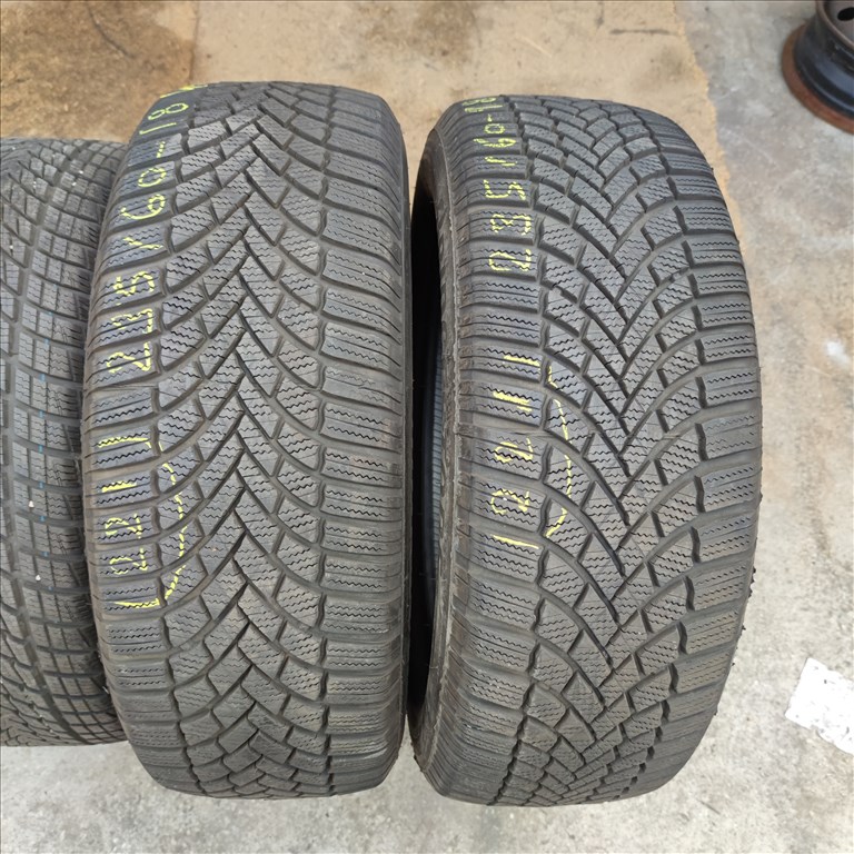  235/60 R18 Bridgestone téli gumi 44000ft a 2db/221/ 3. kép