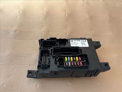 Opel Corsa D Biztosítéktábla Utastér 9604 ,  13279900