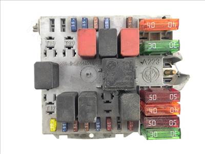 Biztosítéktábla - 147 - BO.46558759, 51742419 -  - Bontott Alfa  46558759