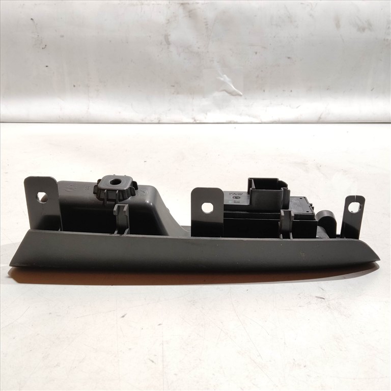 Chevrolet Cruze 2008-2012 jobb hátsó ablakemelő kapcsoló 13305368 4. kép