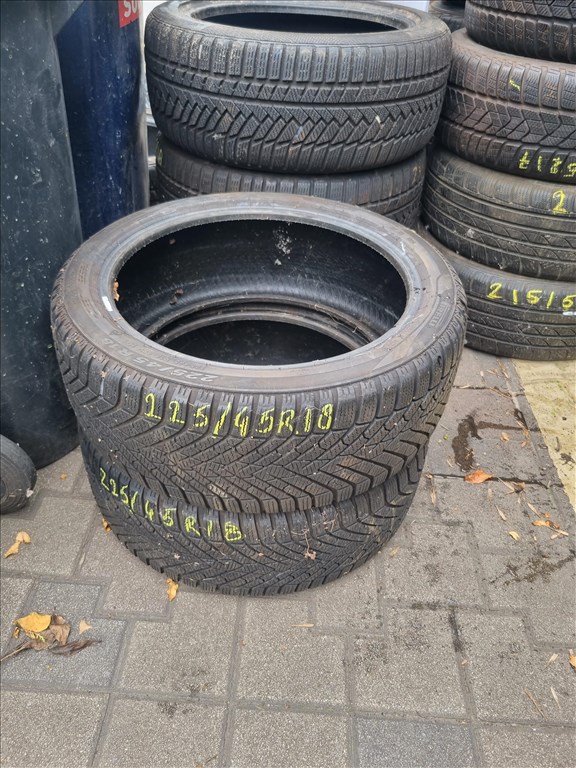  225/4518" újszerű Pirelli Cinturato Winter 2 téli gumi 2db  2. kép
