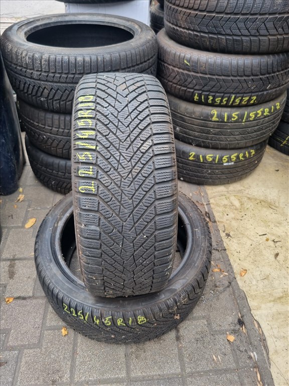  225/4518" újszerű Pirelli Cinturato Winter 2 téli gumi 2db  4. kép