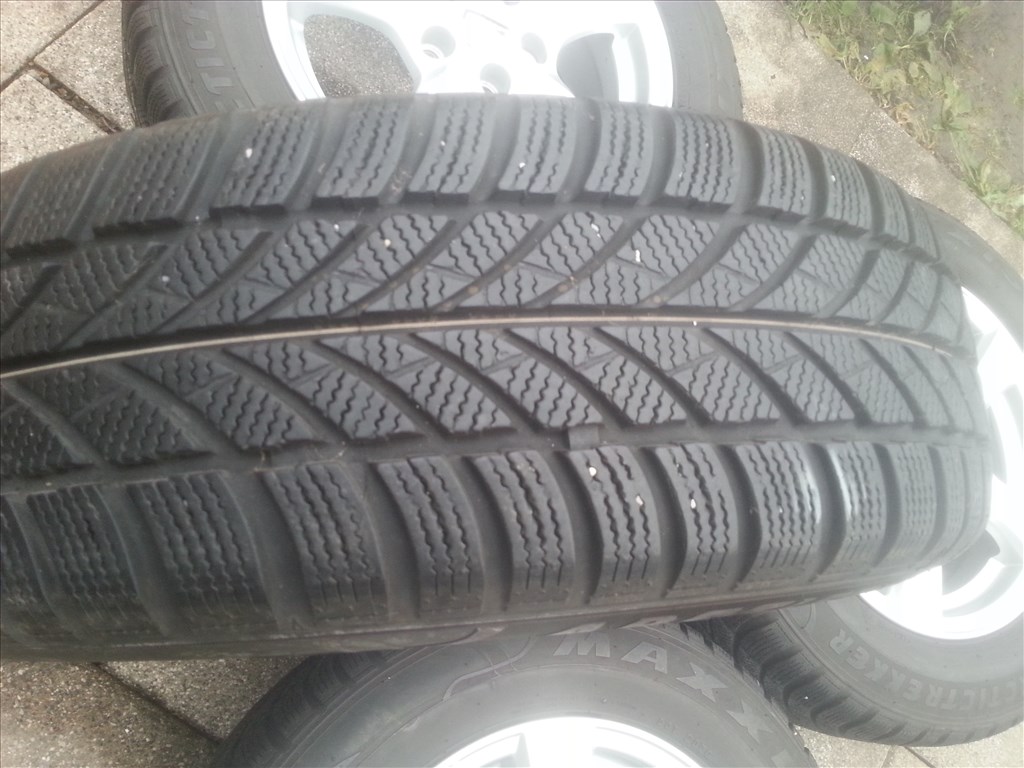  5x105 lyukosztású CMS alufelni, rajta 195/65R15 Maxxis téli gumi Opel Astra-K-ra 8. kép