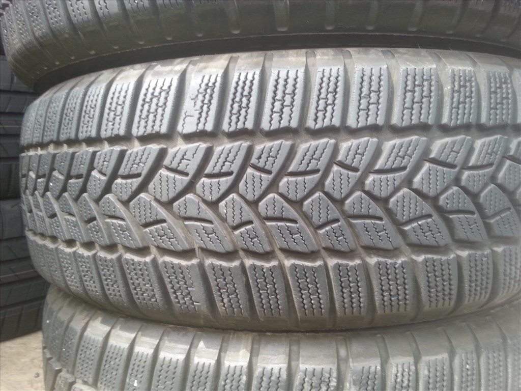  185/60R15 Firestone téli gumi  2. kép