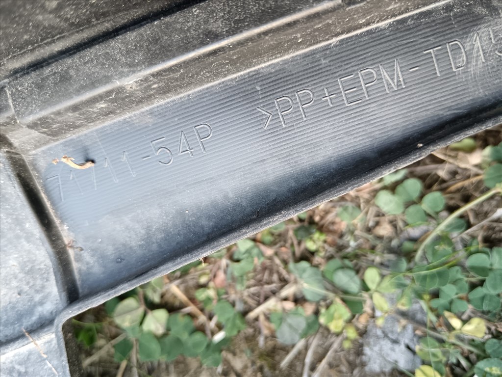 Suzuki Vitara első lökhárító 7171154p 10. kép