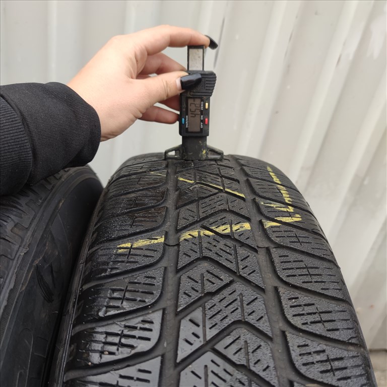 215/65 R17 Pirelli téli gumi 10000ft a 2db/160/ 2. kép