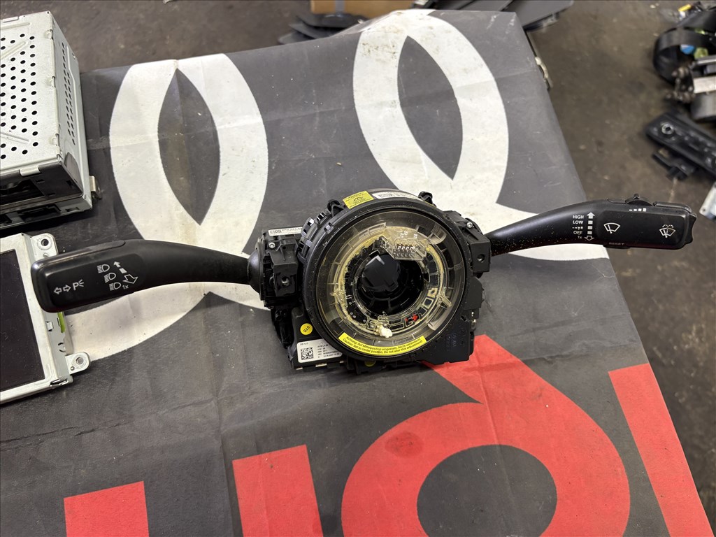 Audi A5 (B8 - 8T) B8 - 8T kormánykapcsoló  1. kép