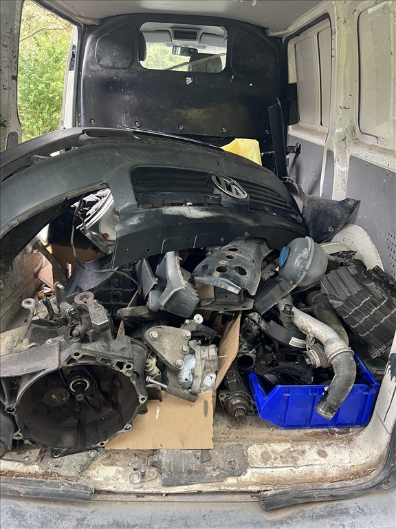 Volkswagen Transporter T5 bontott alkatrészei 5. kép