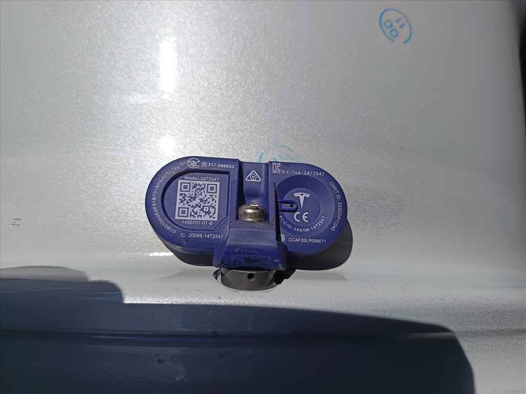 Tesla Model Y Gemini gyári alufelni, 5x114.3, 9.5x19, et45, 64.1 7. kép