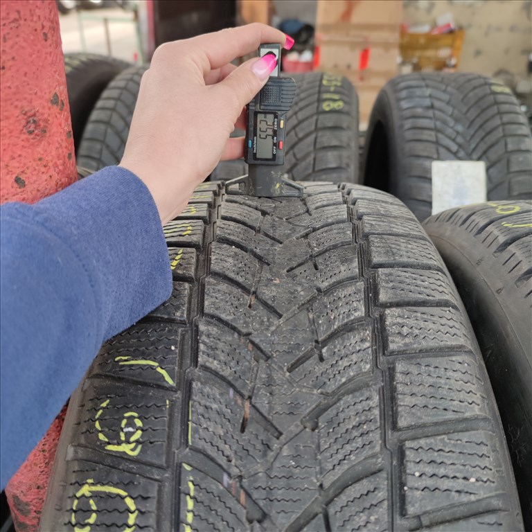 235/60 R18 Dunlop téli gumi 21000ft a 2db/96/ 1. kép