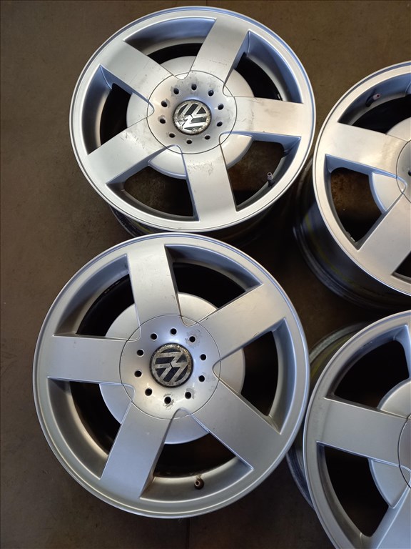  VW Passat 5x112 lyukosztású 7JJ 16" használt (gyári felni) alufelni ixx 2. kép