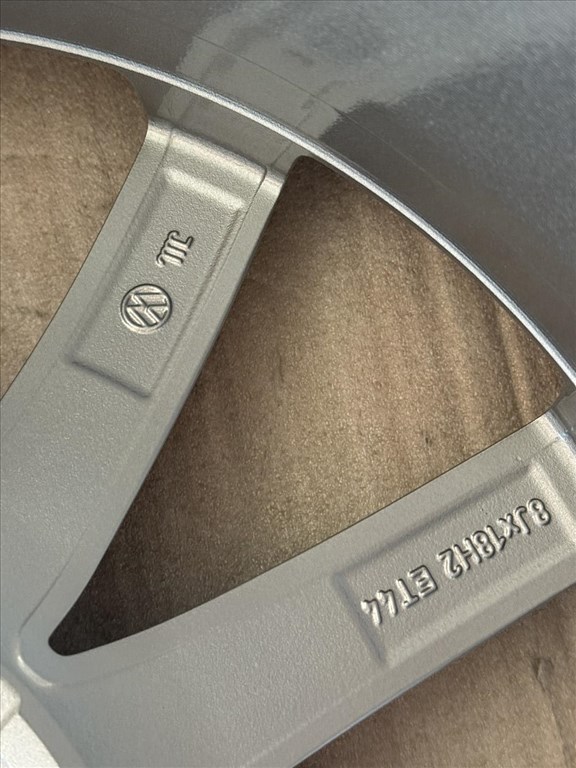 R18 Original Volkswagen 8J ET44 - 3G0 601 025Q 3G0601025Q 1db felni alufelni 3. kép