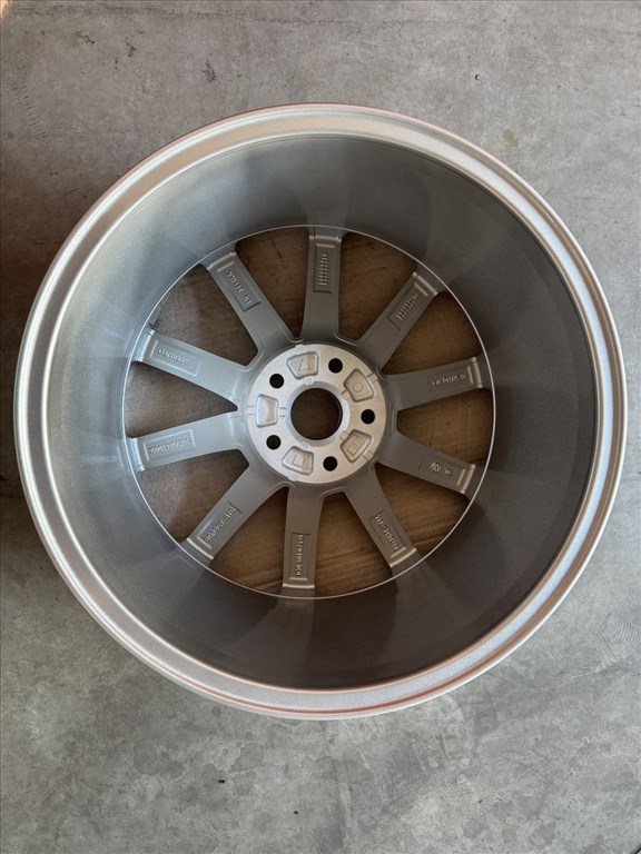 R18 Original Volkswagen 8J ET44 - 3G0 601 025Q 3G0601025Q 1db felni alufelni 5. kép