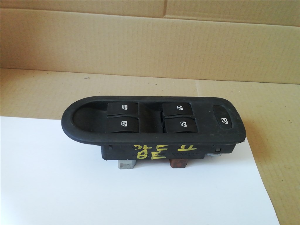 Renault Scénic II Bal első Ablakemelő kapcsoló  1. kép