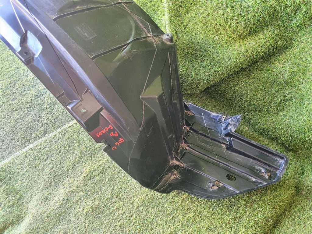 SUZUKI SX4 S-Cross II Jobb első Dobbetét (Kerékjárati, Műanyag) 7232164R 6. kép