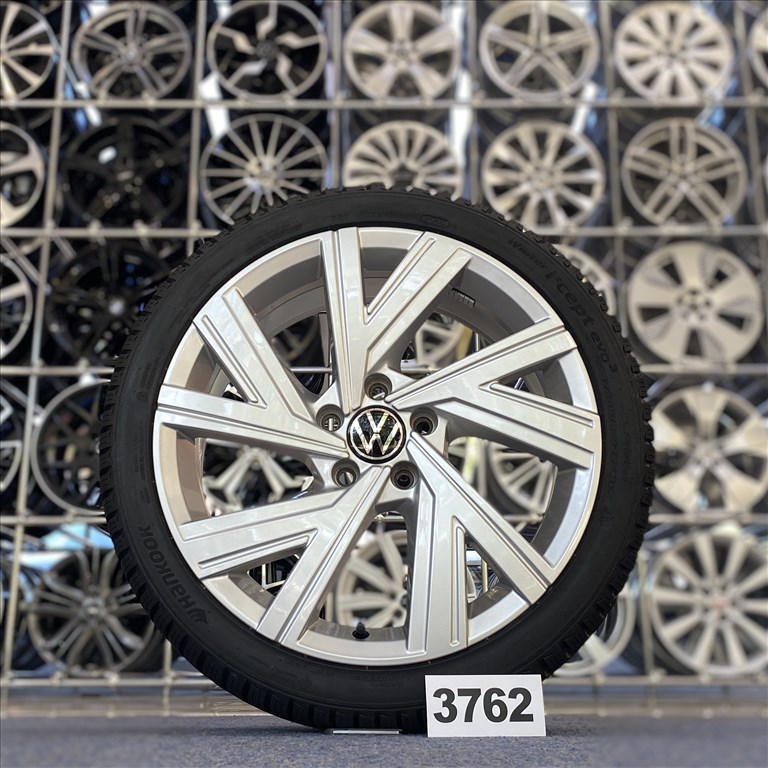 (3762) Volkswagen 18 gyári alufelni felni 5x112, 225/40 téli gumi Golf 1. kép
