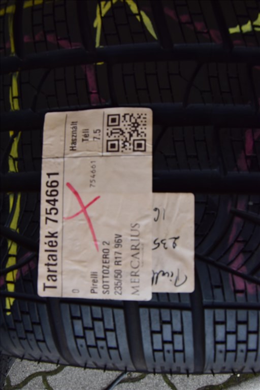  235/50/17" újszerű Pirelli téli gumi gumi 4. kép
