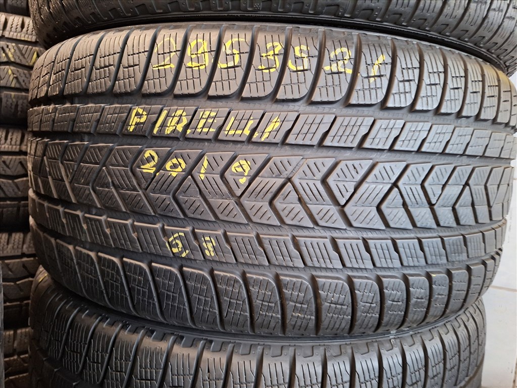  21" Pirelli (2 széles) téli gumi  1. kép
