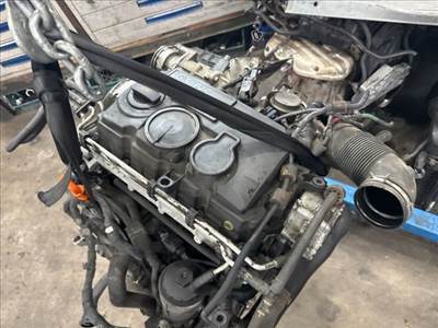Volkswagen Golf V 1.9 TDI Motor (Fűzött blokk hengerfejjel) 18722 BLS bls0