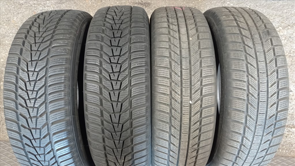  215/6517" használt Continental téli gumi gumi 1. kép