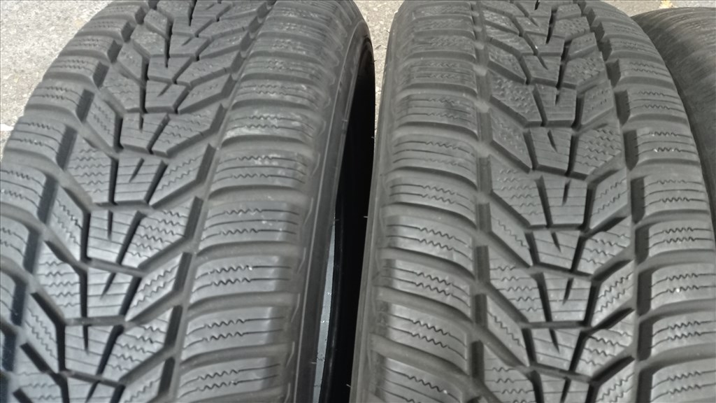  215/6517" használt Continental téli gumi gumi 2. kép