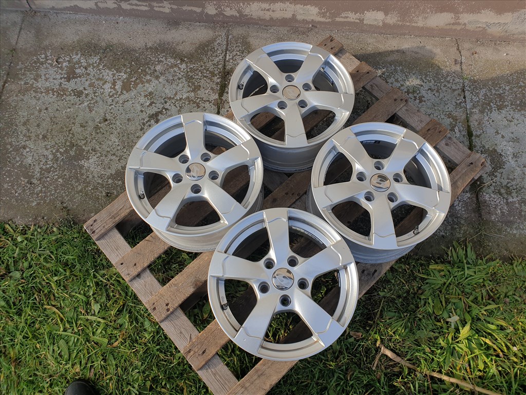 15" 5x114,3 Hyundai + szenzor 1. kép