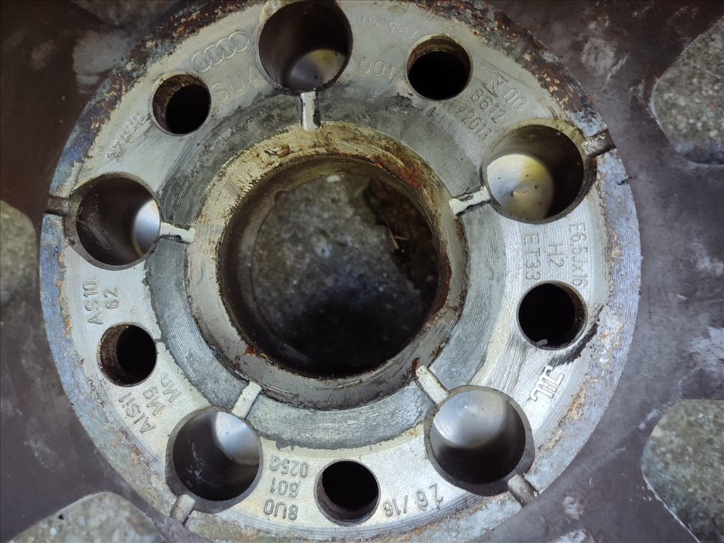 gyári Audi felni goodyear téli gumikkal  2. kép