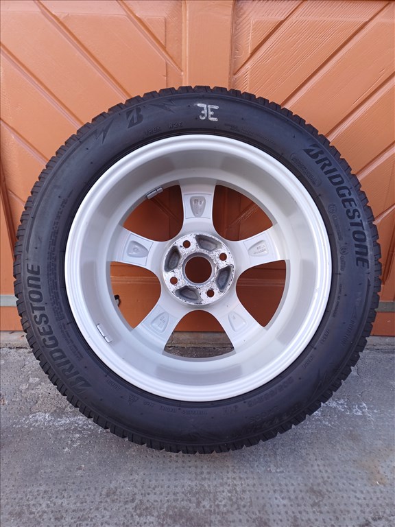  4x108 lyukosztású 16" újszerű Enzo alufelni, rajta 205/55 újszerű Bridgestone téli gumi gumi  7. kép