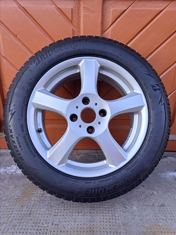  4x108 lyukosztású 16" újszerű Enzo alufelni, rajta 205/55 újszerű Bridgestone téli gumi gumi  8. kép