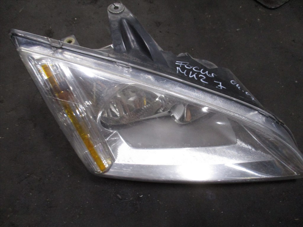 Ford Focus Mk2 jobb első lámpa fényszóró  1. kép