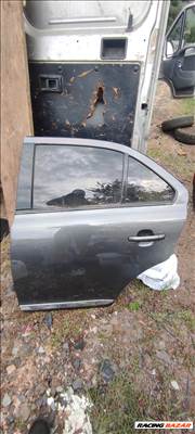 Suzuki Kizashi Bal hátsó lejáró üveg 