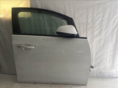13755 Opel Astra J Jobb első Ajtó Fehér a képen látható sérüléssel