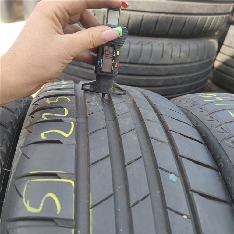 225/40 R19 Bridgestone nyári gumi 140000ft a 4db/185/ 4. kép