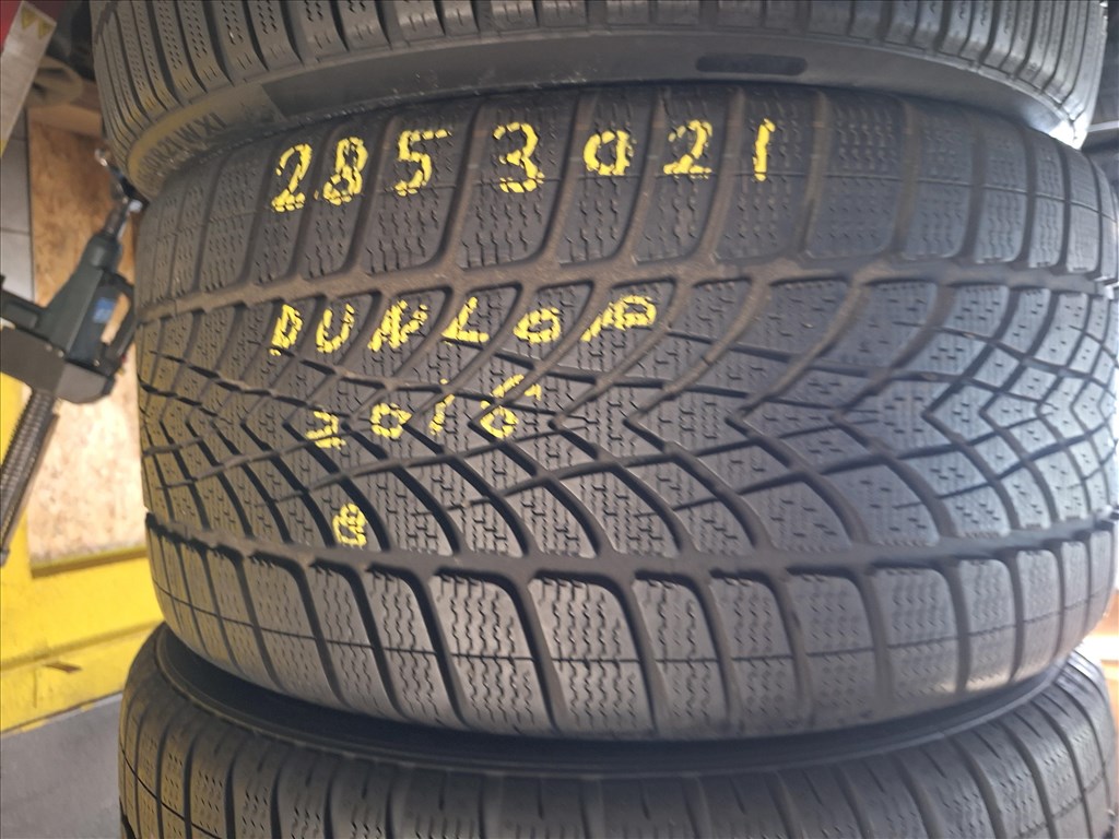  285/30/21"  Dunlop téli gumi  1. kép