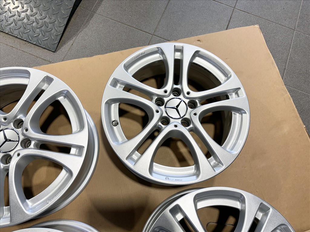 Mercedes Vito Viano 17" 5x112 alufelni eladó 17 coll A B C CLA 4. kép