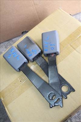 Toyota RAV4 (XA20) Első öv csat