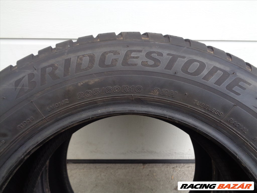 Bridgestone 205/60R16 téli gumi pár, alig futott újszerű állapotban eladó. 7. kép