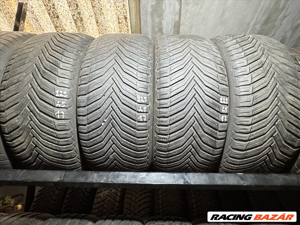 225/45 R17 Michelin CrossClimate 94Y l 5,5mm l 2db l DOT0423 1. kép