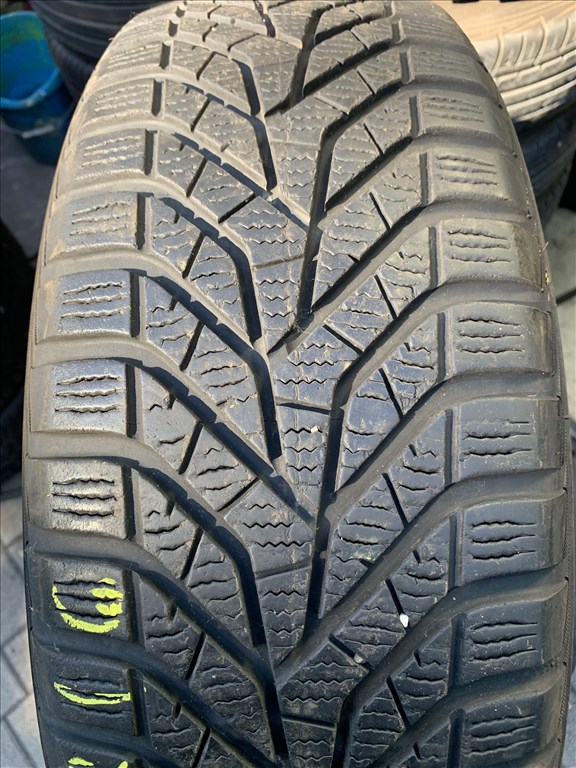 215/6016" újszerű Yokohama téli gumi 3. kép