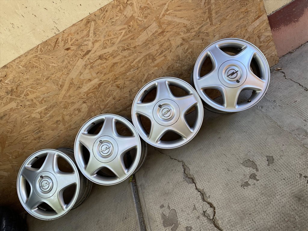  5x110 lyukosztású 6JJ 15" használt Gyári alufelni 1. kép