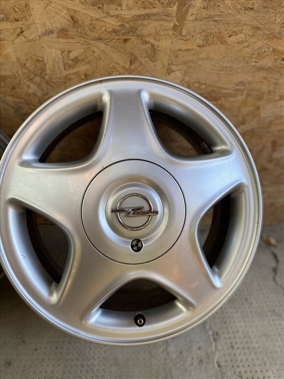  5x110 lyukosztású 6JJ 15" használt Gyári alufelni 2. kép