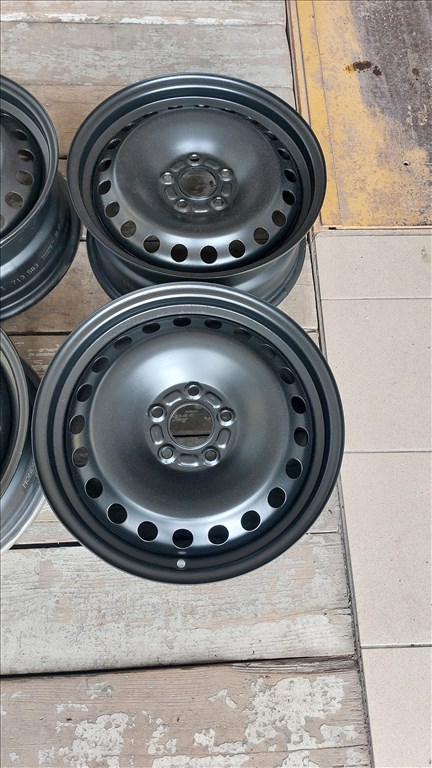  5x108 lyukosztású 6,5JJ 16" felújított (gyári felni) lemezfelni 1. kép