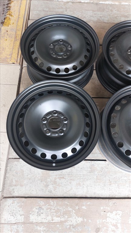  5x108 lyukosztású 6,5JJ 16" felújított (gyári felni) lemezfelni 2. kép