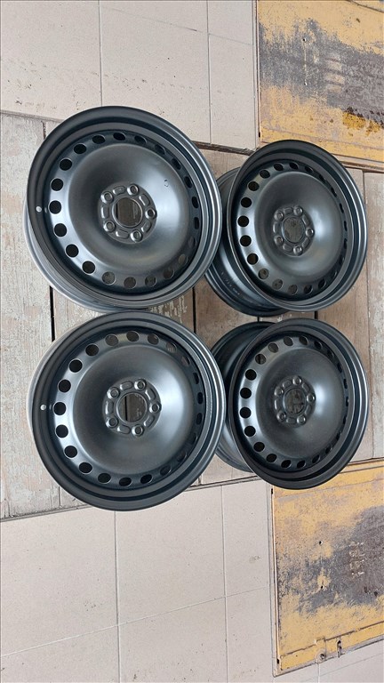  5x108 lyukosztású 6,5JJ 16" felújított (gyári felni) lemezfelni 4. kép