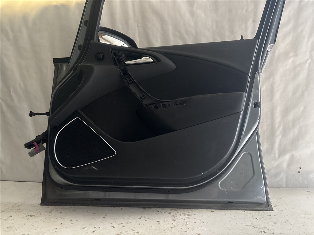 13752 Opel Astra J Jobb első Ajtó Szürke Z179 6. kép