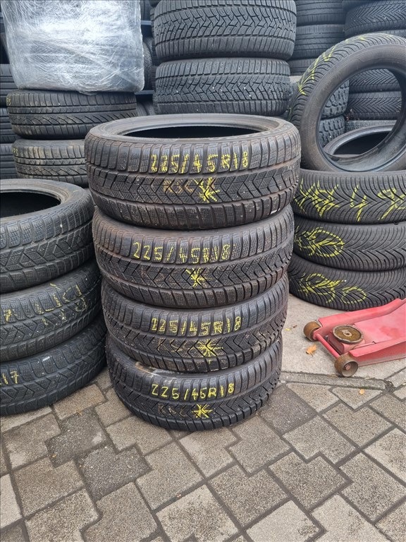  225/4518" újszerű Pirelli Sottozero 3 téli gumi 4db  1. kép