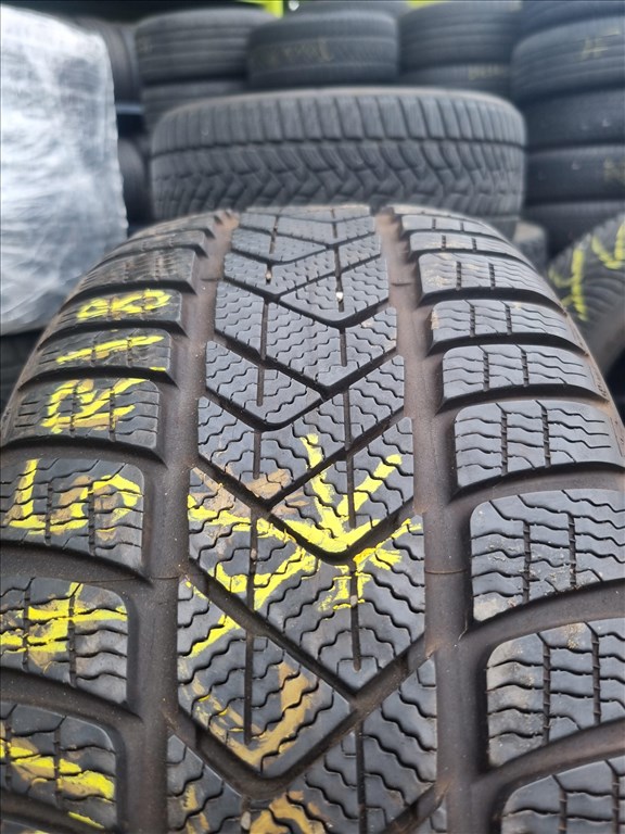  225/4518" újszerű Pirelli Sottozero 3 téli gumi 4db  4. kép